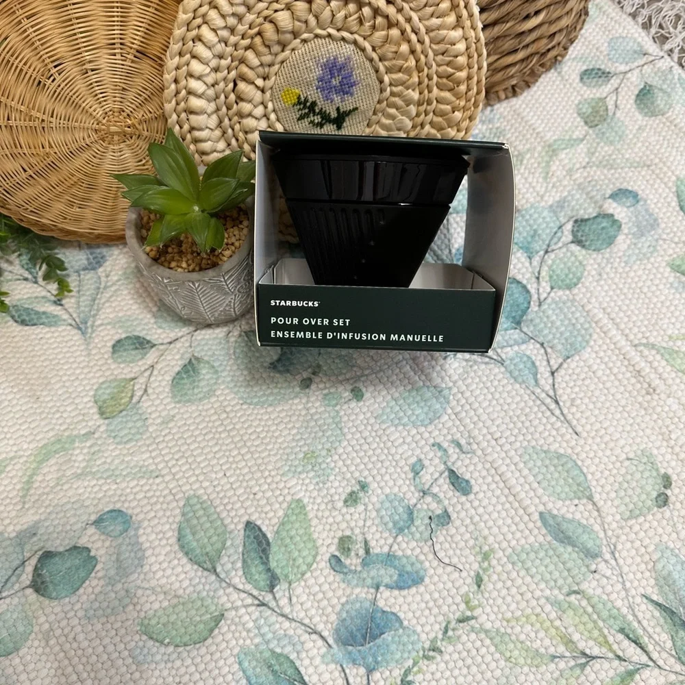 Starbucks Black Pour Over Set